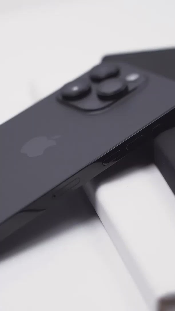 15 pro black titanium video